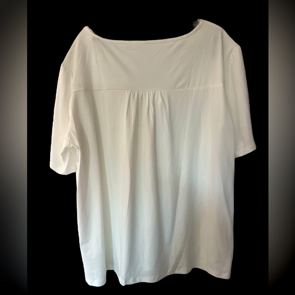 NWOT- White Lace Trim S/S Top - Picture 2 of 2
